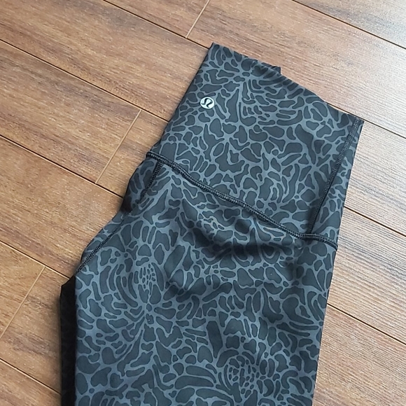 lululemon athletica Pants - 🥳HP🥳 Lululemon fold down Wunder Unders